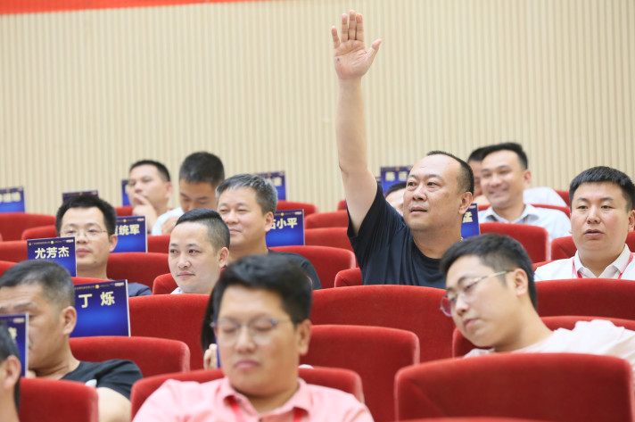 致勝未來,2019必須打贏的仗 記2019年金牌商學(xué)院(圖13) 致勝未來,2019必須打贏的仗 記2019年金牌商學(xué)院(圖13)